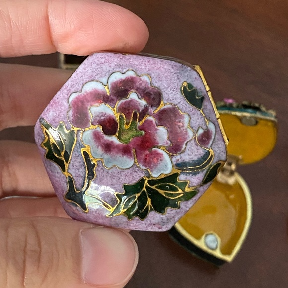 Small Trinket Collection Decor - Picture 3 of 13